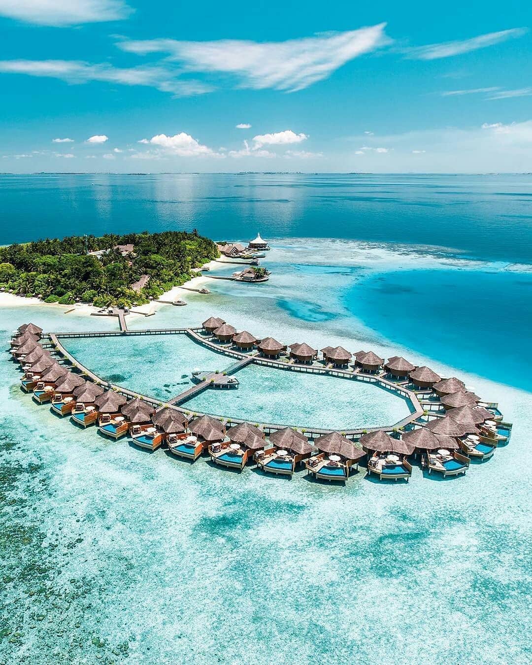 Baros nhiều năm được bình chọn là khu nghỉ dưỡng lãng mạn nhất thế giới